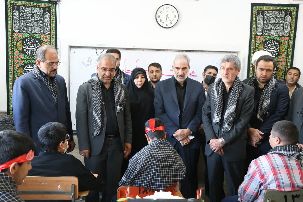 نوجوانانی که از نظر علمی می درخشند، بیشتر مورد هدف دشمنان هستند