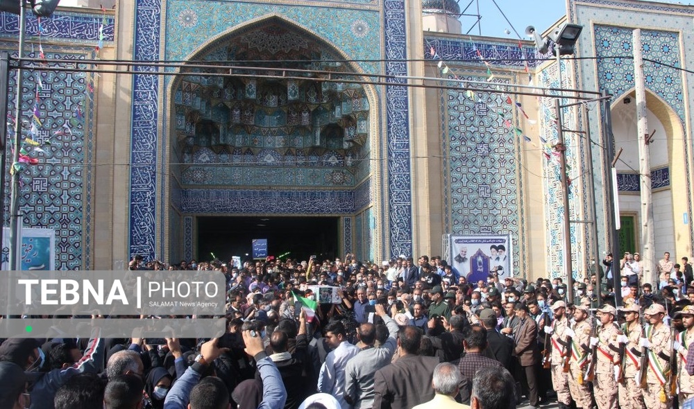 تشییع شهید علی اصغر لری گوئینی در کرمان