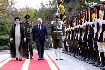 مراسم استقبال رسمی آیت‌الله رئیسی از نخست وزیر ارمنستان