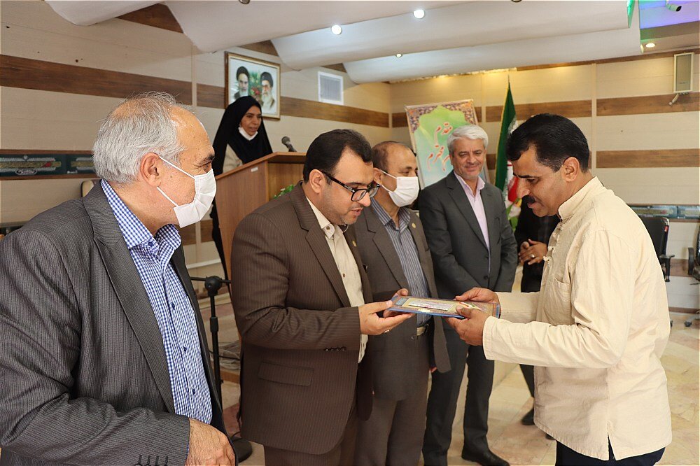بهورزان یک الگو در روستاها هستند/تجلیل از بهورزان نمونه استان کرمان