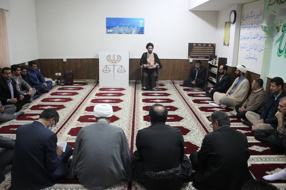 کارکنان دادگستری حافظ جان، مال و ناموس مردم هستند