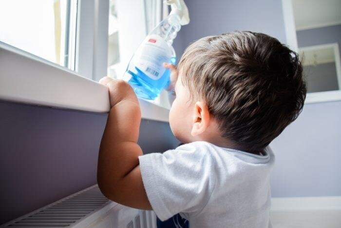 دانستنی‌های مسمومیت در کودکان
