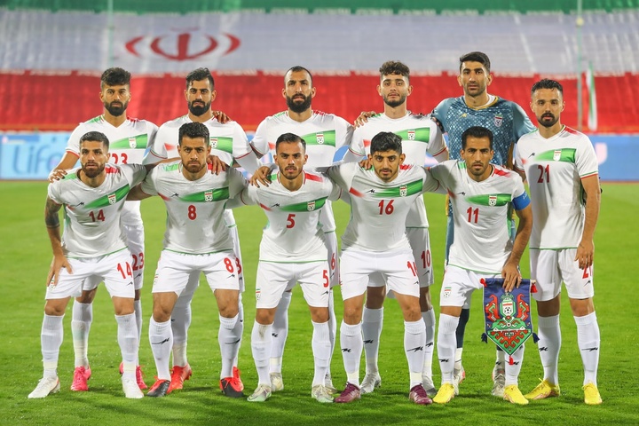 پوستر رسمی فدراسیون فوتبال برای بازی ایران و ولز