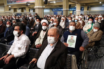 دیدار صدها نفر از مردم اصفهان با رهبر انقلاب