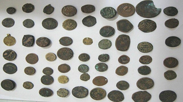 کشف ۶۰ قطعه سکه مربوط به دوران صفویه در کرمان