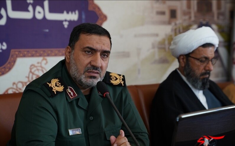 جایگاه بسیج از جایگاه نظامی نیز بالاتر است