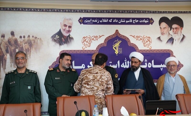 جایگاه بسیج از جایگاه نظامی نیز بالاتر است