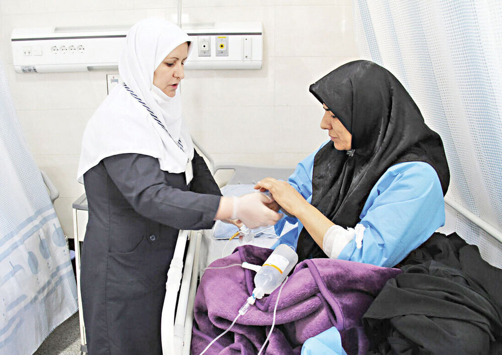 اعزام ۱۰ هزار پزشک به مناطق محروم