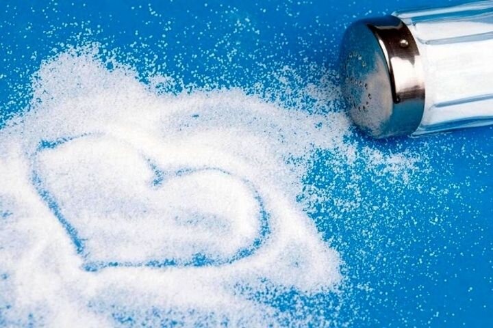 مصرف کمتر نمک با کاهش ریسک بیماری قلبی مرتبط است