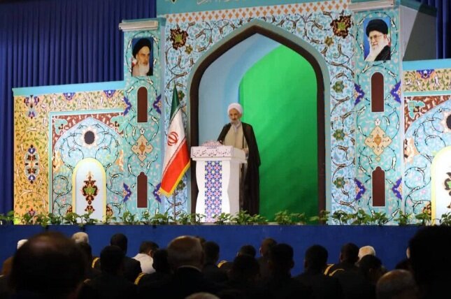 دشمنان، شعار دروغین حمایت از حقوق بشر سر می‌دهند