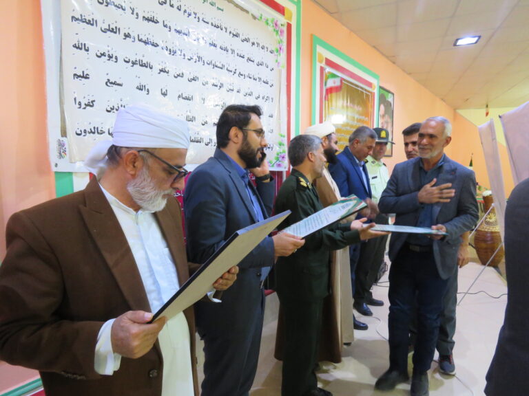 بهره مندی سالمندان خنج از خدمات مراقبت در منزل طرح شهید حاج قاسم سلیمانی