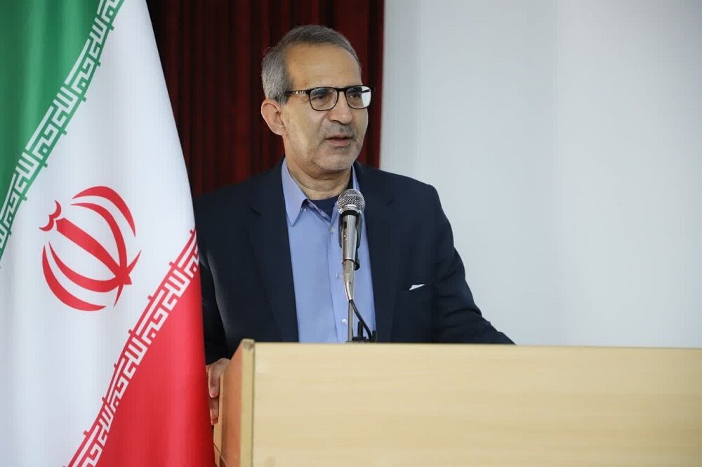 یکی از نقاط قوت دانشگاه علوم پزشکی شیراز، استمرار ارتباط اساتید پیشکسوت با محیط های آموزشی است
