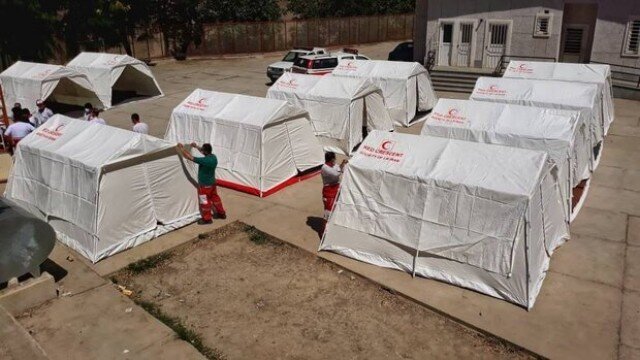 توزیع ۴۵۰۰ چادر در مناطق زلزله زده خوی
