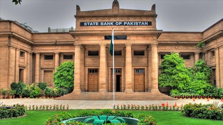 کاهش ذخایر ارزی بانک مرکزی پاکستان به کمترین میزان در 8 سال گذشته