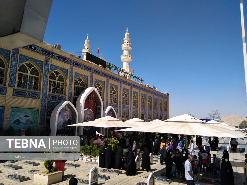 قدم زائرین سردار دلها بر چشمان مردم دیار کریمان