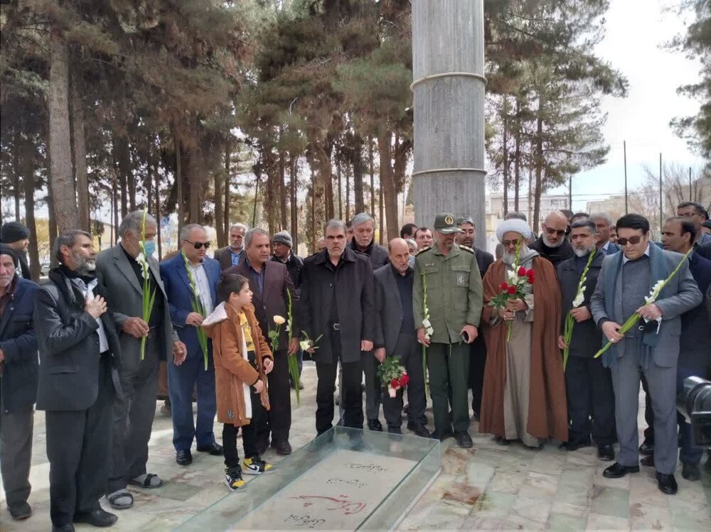 امام جمعه سیرجان: انگیزه خدایی خدمت به مردم، کلید موفقیت مسئولین است