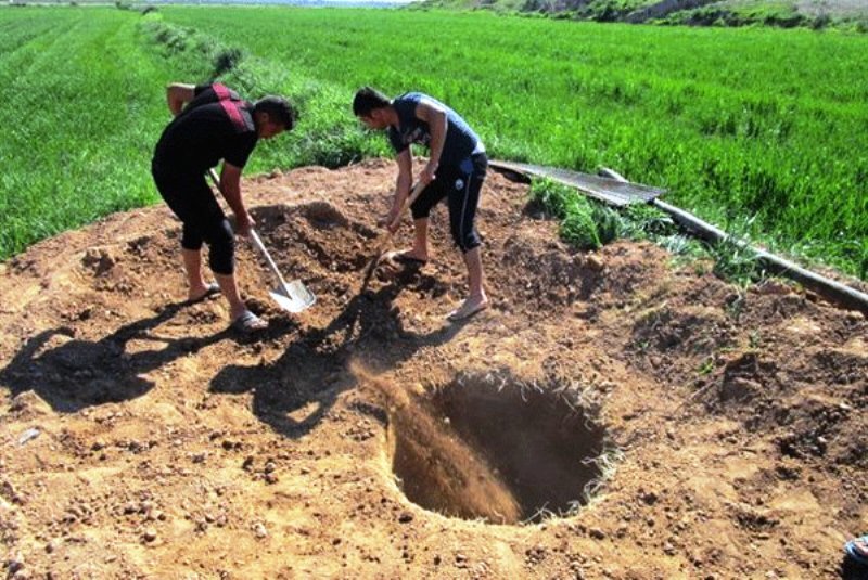 انسداد ۴۳۰ حلقه چاه آب غیرمجاز در کردستان / برگشت ۱۰ میلیون مترمکعب آب به آبخوان‌های استان