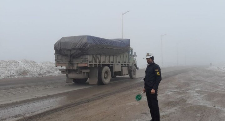 مه گرفتگی، یخ زدگی و کاهش دید در محورهای کوهستانی استان کرمان
