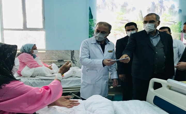 بررسی میدانی وزیر بهداشت از ارائه خدمات بیمارستانی در شهرستان خاتم