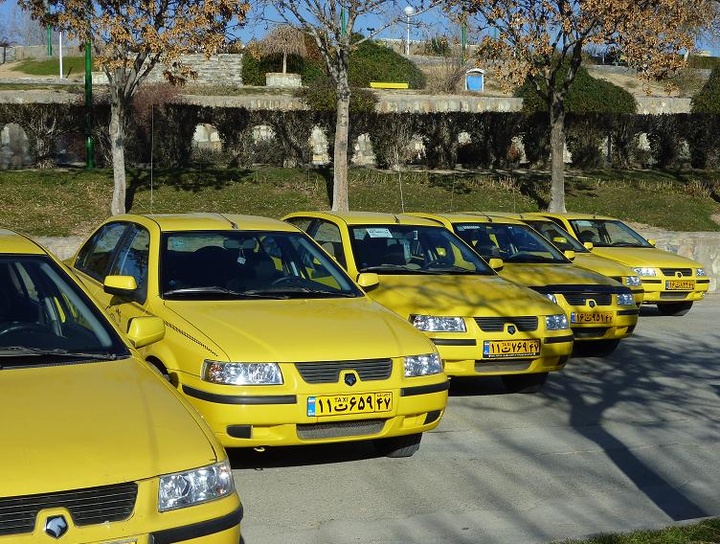 ممنوعیت استقرار تاکسی های درون شهری در عوارضی برای جابجایی مسافر