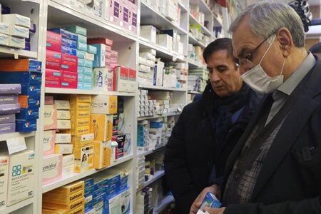 بازدید وزیر بهداشت از داروخانه شبانه روزی پاسداران