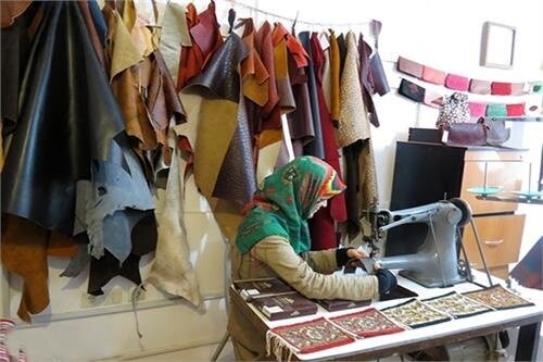 خود اشتغالزایی ۱۴ هزار زن سرپرست خانوار کردستانی