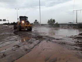 بازگشایی دو محور مسدود شده در اثر بارش باران در جنوب کرمان