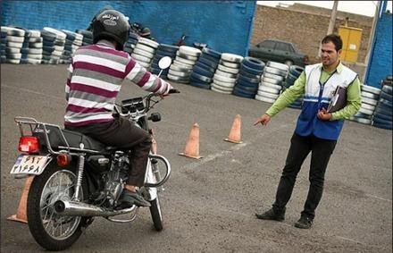 فراخوان تأسیس آموزشگاه رانندگی موتورسیکلت در چند نقطه استان کرمان