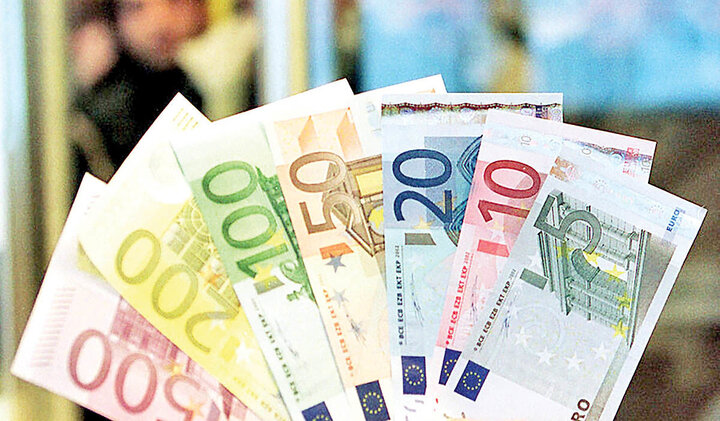 عرضه و معامله ۳۰۰ میلیون یورو از محل منابع بانک مرکزی در عراق