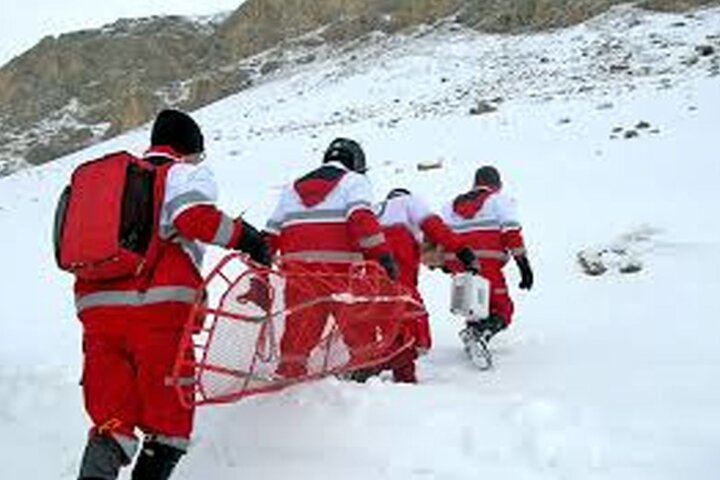 نجات ۹ کوهنورد با تلاش ۱۲ ساعته نجاتگران هلال احمر شهربابک