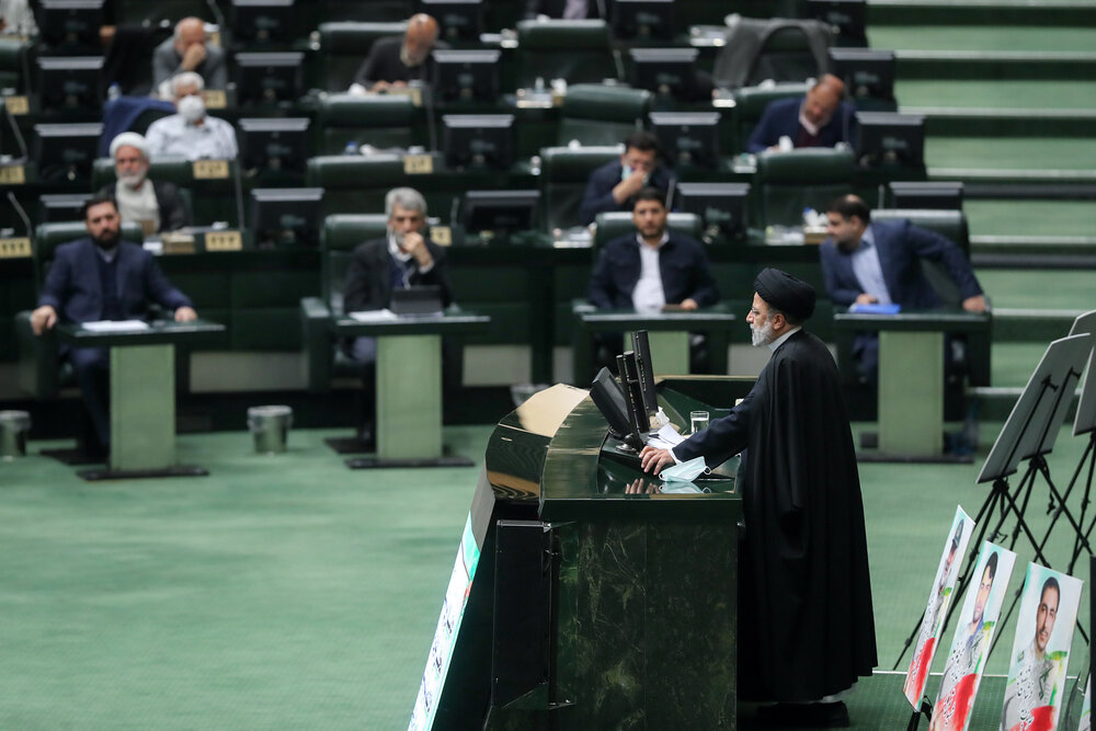 عدم مغایرت درآمدها و شفافیت هزینهها و منابع و مصارف از ویژگیهای لایحه بودجه ۱۴۰۲ است