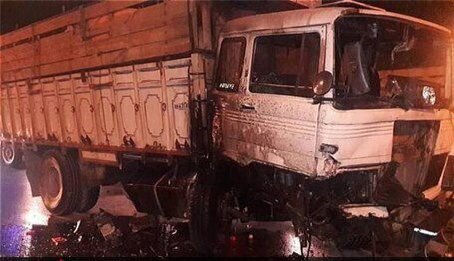 مجاهدت پلیس عنبرآباد در نجات تریلر از آتش سوزی