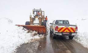 مسدود شدن ۴۰ راه روستایی بر اثر بارش برف در استان کرمان