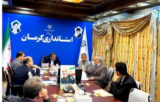 تاکید استاندار کرمان بر استفاده از تالار فرهنگ و هنر کرمان در اجرای برنامه های ملی مقاومت