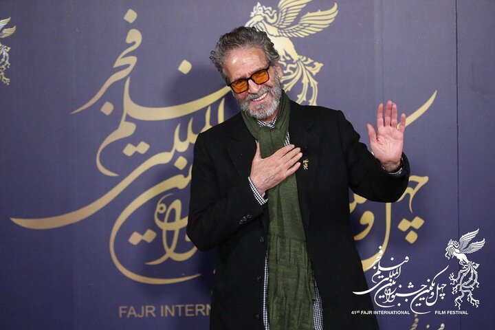 میزبانی جشنواره فیلم فجر از هنرمند پیشکسوت سینما/ ابوالفضل پورعرب به تماشای چه فیلمی نشست؟