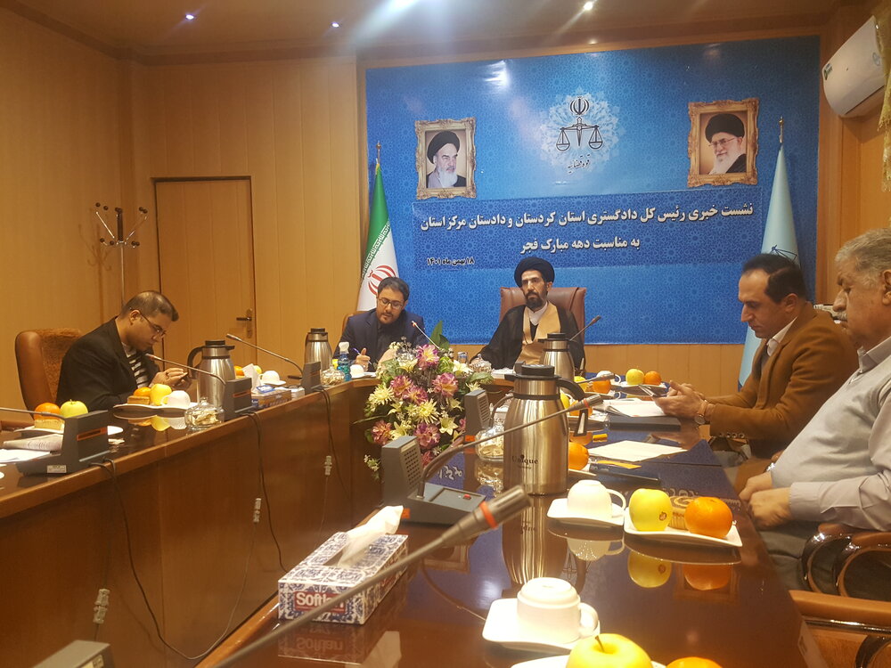 بیش از ۳۰هزار ملاقات مردمی مدیران قضایی استان / صلح و سازش در ۹ پرونده قصاص دراستان/کاهش چشمگیر زمان متوسط رسیدگی به پرونده های قضایی