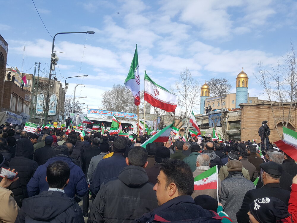 تجدید بیعت کردستانی ها با آرمان‌های انقلاب اسلامی در یوم الله ۲۲ بهمن