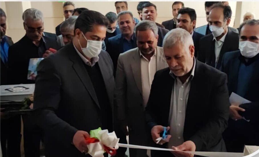 افتتاح و کلنگ زنی چندین هزار طرح مسکونی و یک طرح برق رسانی در سیرجان