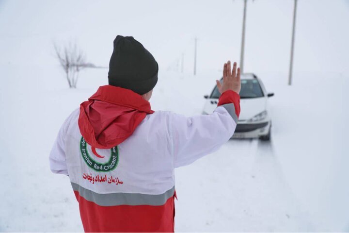 امدادرسانی به 238 مسافر گرفتار در کولاک و برف سمنان