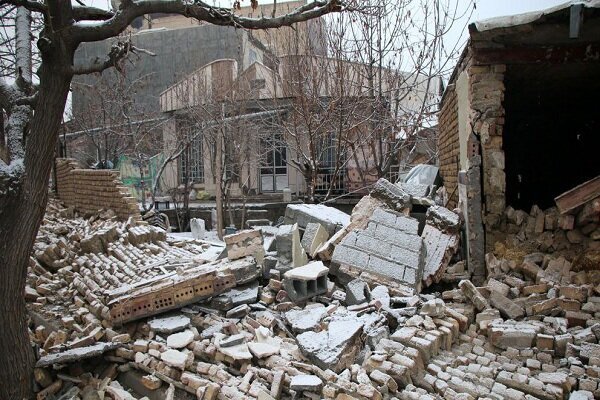 اعطای ۱۸ میلیارد ریال از سوی بانک مسکن به زلزله‌زدگان خوی 