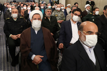 دیدار جمعی از مسوولان نظام و سفیران کشورهای اسلامی با رهبر انقلاب
