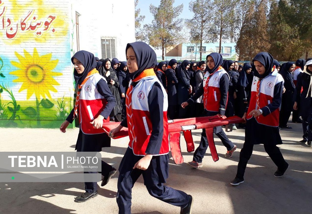 آموزش بیش از ۱۷ هزار دانش آموز زنجانی را در قالب طرح "همتا" 

