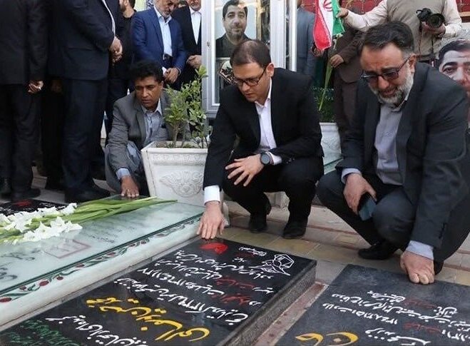 فوت معاون وزیر ورزش و جوانان در اثر سقوط بالگرد در شهرستان بافت