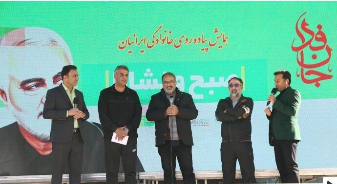 دو دیدار در یک روز / تشییع پیکر مرحوم اسماعیل احمدی از جوار مزار سردار سلیمانی 