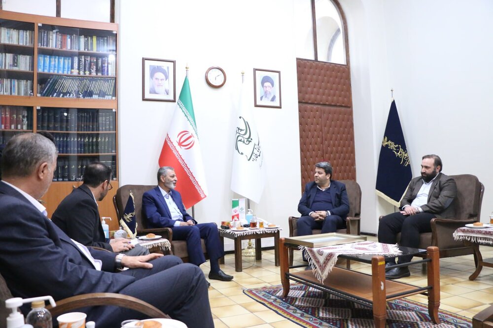 بازدید فرمانده کل ارتش از بنیاد سینمایی فارابی؛