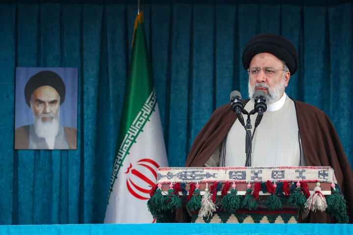 دشمن در متوقف کردن حرکت توفنده ملت ایران ناکام مانده و خواهد ماند