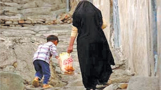 نیمی از مددجویان کمیته امداد استان کرمان، زنان سرپرست خانوار هستند
