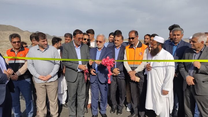 افتتاح طرح اتصال حمل و نقل جاده ای جنوب کرمان به سیستان و بلوچستان