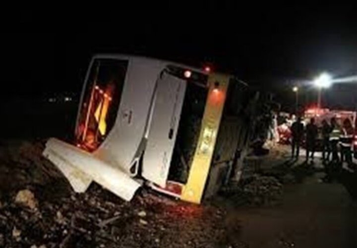 واژگونی اتوبوس مسافربری در لرستان یک فوتی بر جای گذاشت