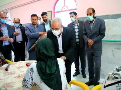 دیدار عیدانه استاندار کرمان با سالمندان